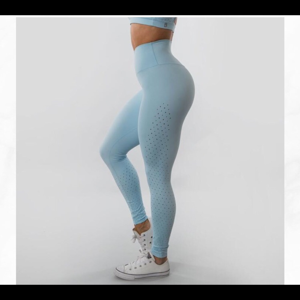 BuffBunny Allure laser legging